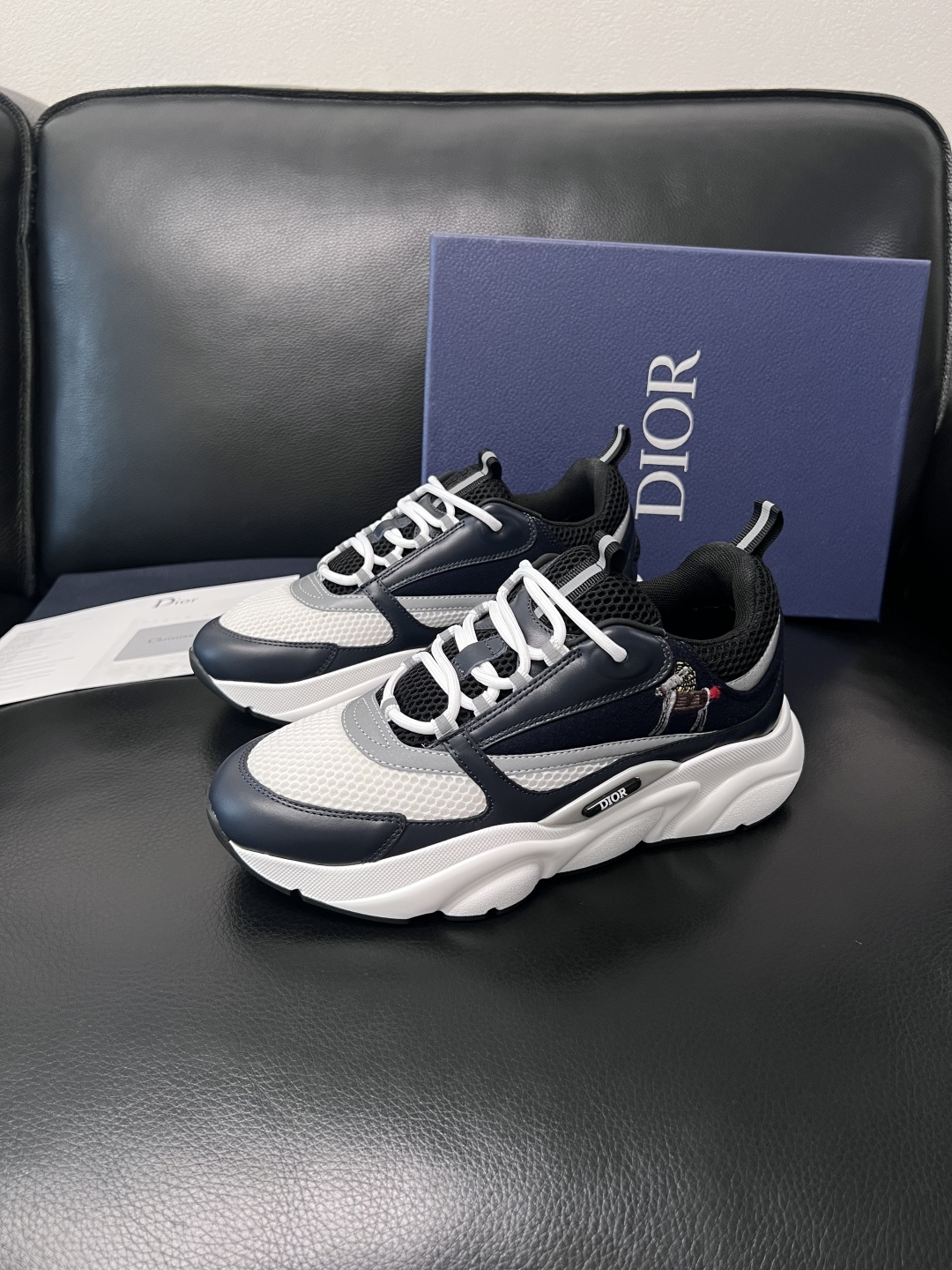 Dior 顶级工艺品 迪奥  专柜同步 原厂配置，意大利进口原版牛皮面料，透气舒适进口水染牛里垫，鞋底：