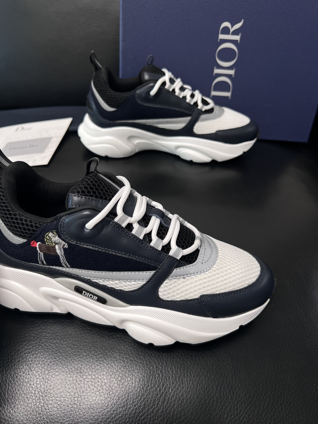 Dior 顶级工艺品 迪奥  专柜同步 原厂配置，意大利进口原版牛皮面料，透气舒适进口水染牛里垫，鞋底：