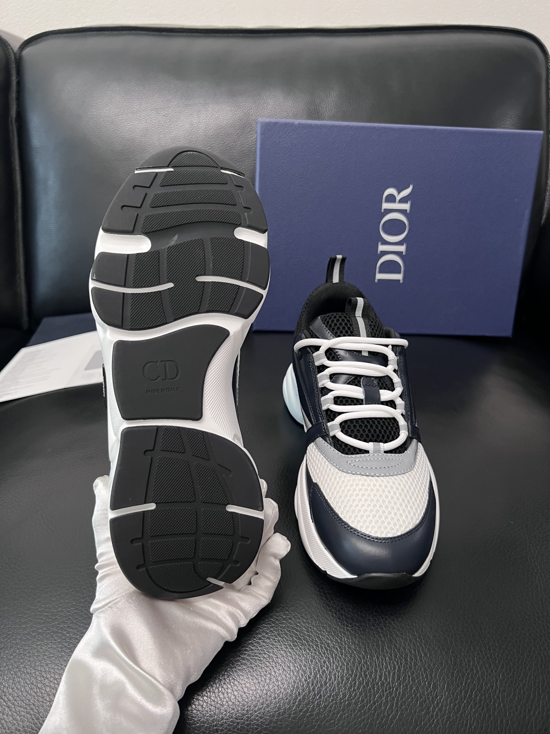 Dior 顶级工艺品 迪奥  专柜同步 原厂配置，意大利进口原版牛皮面料，透气舒适进口水染牛里垫，鞋底：