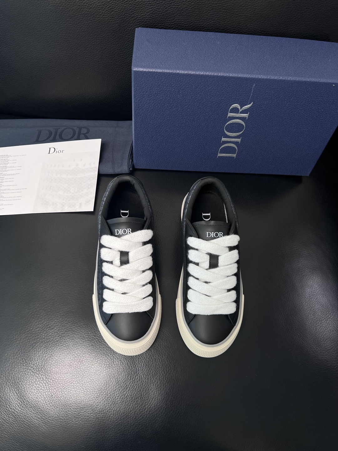Dior 顶级工艺品 迪奥  专柜同步 原厂配置，意大利进口原版牛皮面料，透气舒适进口水染牛里垫，鞋底：