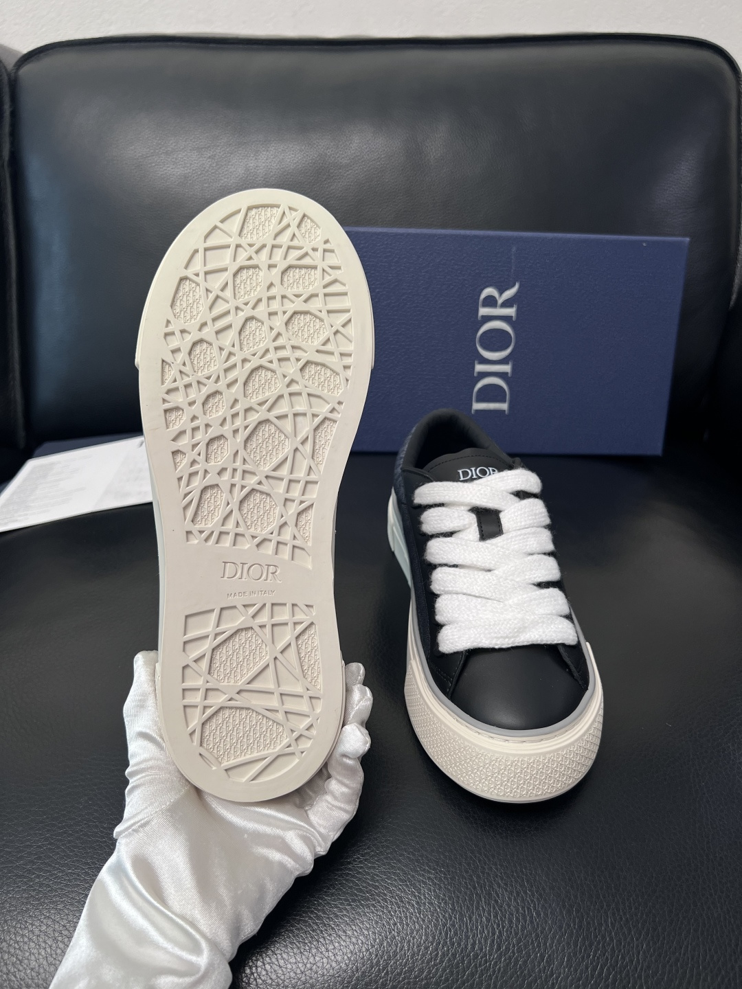 Dior 顶级工艺品 迪奥  专柜同步 原厂配置，意大利进口原版牛皮面料，透气舒适进口水染牛里垫，鞋底：