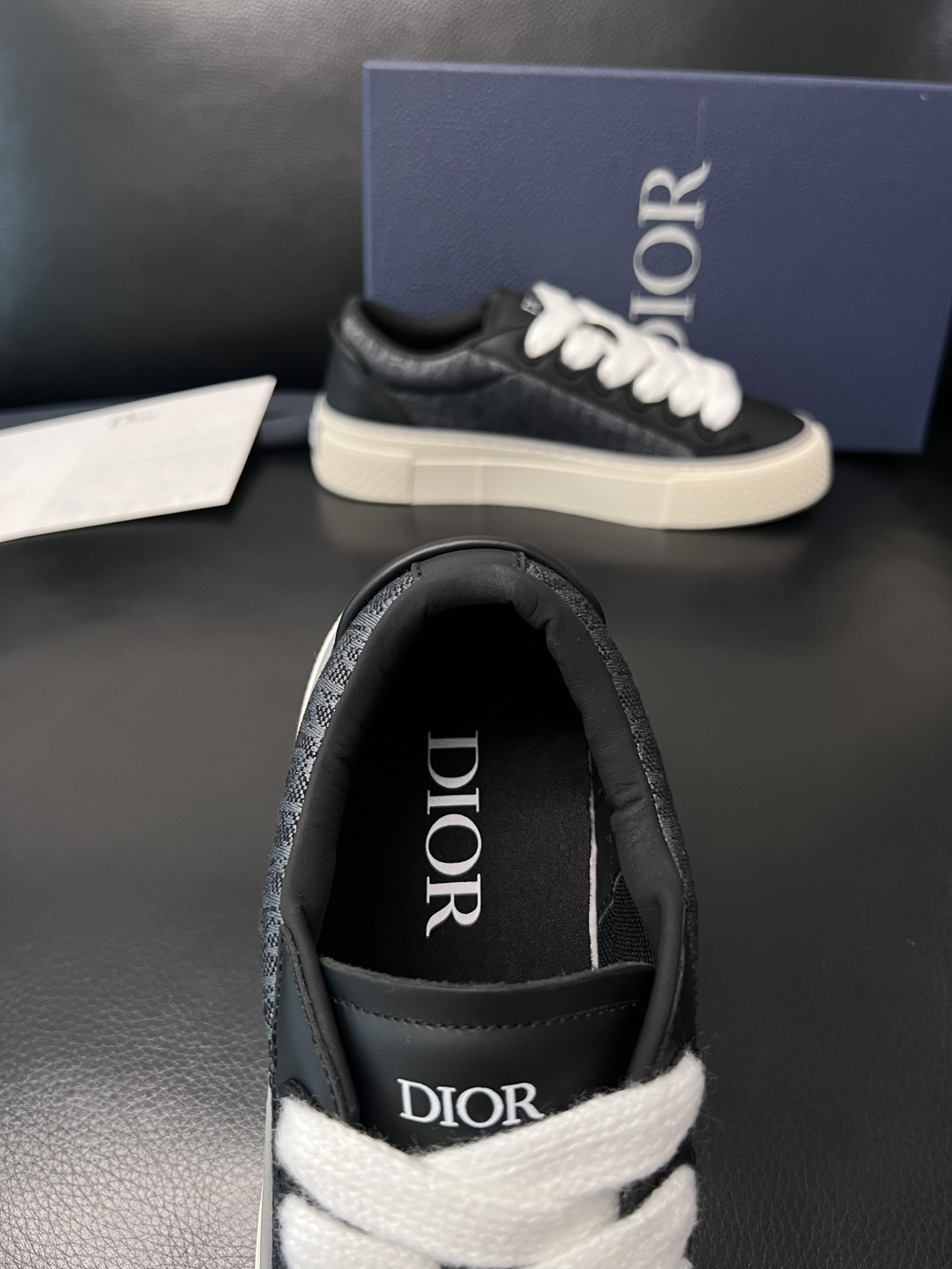 Dior 顶级工艺品 迪奥  专柜同步 原厂配置，意大利进口原版牛皮面料，透气舒适进口水染牛里垫，鞋底：