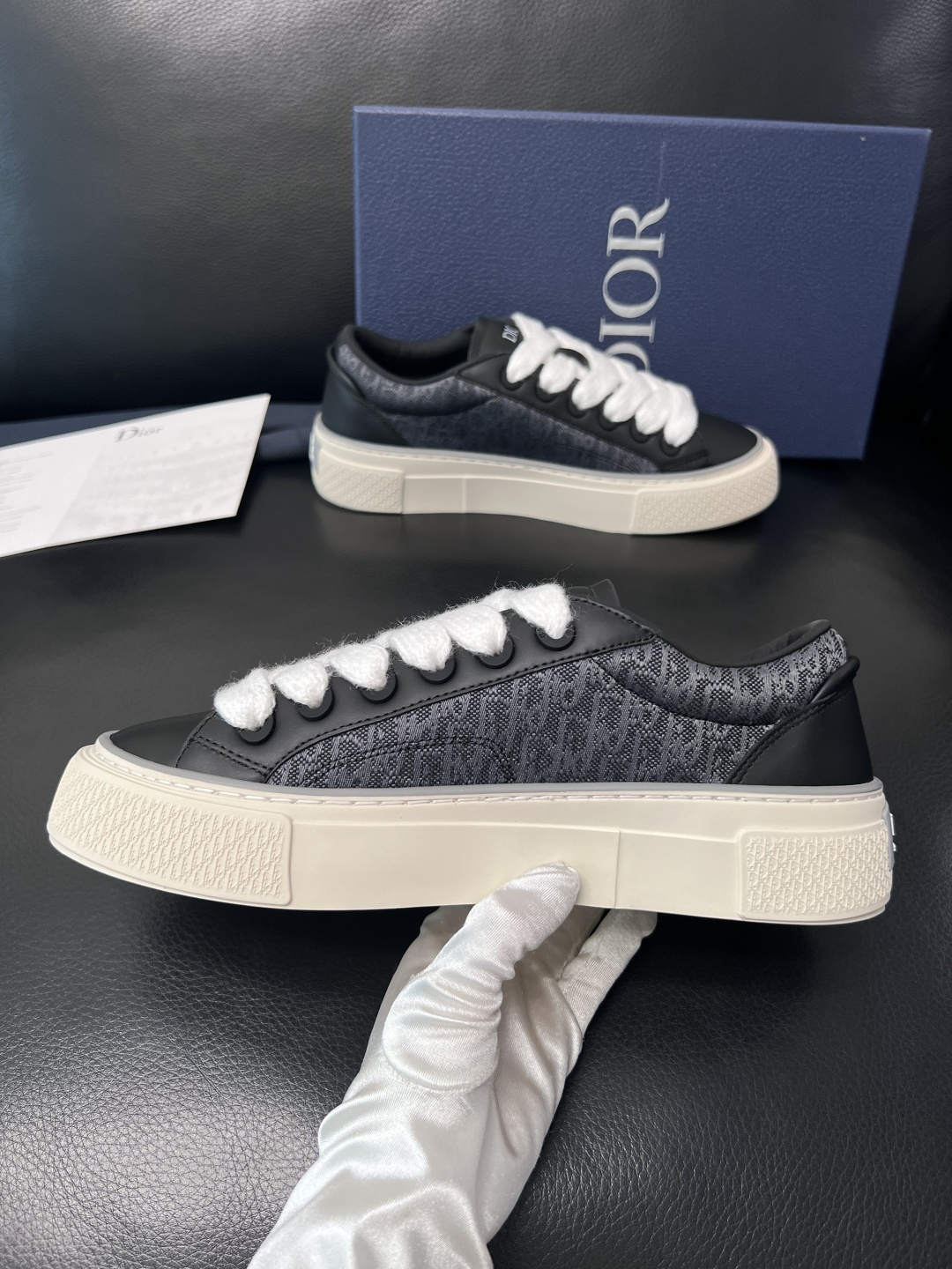 Dior 顶级工艺品 迪奥  专柜同步 原厂配置，意大利进口原版牛皮面料，透气舒适进口水染牛里垫，鞋底：