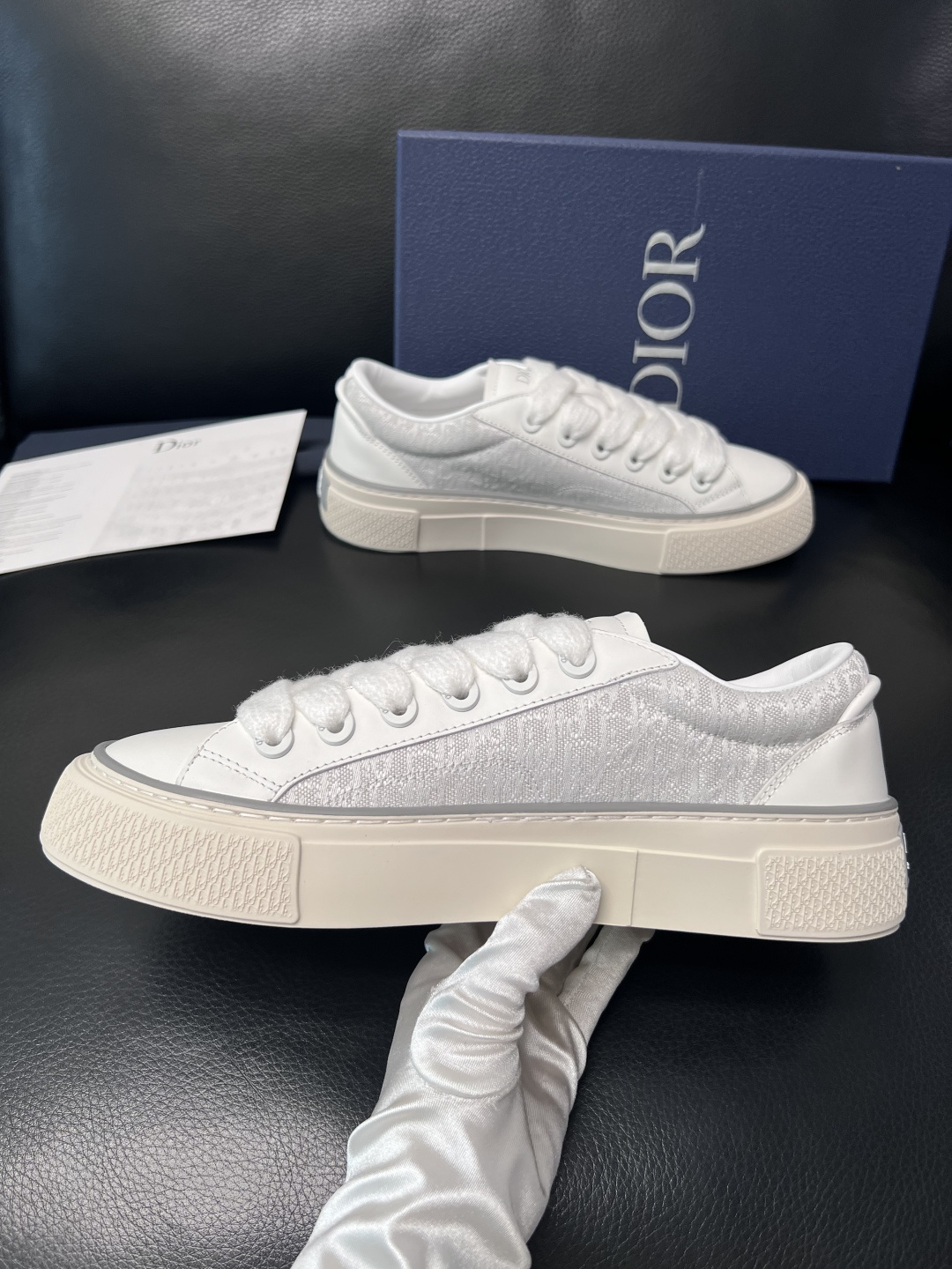 Dior 顶级工艺品 迪奥  专柜同步 原厂配置，意大利进口原版牛皮面料，透气舒适进口水染牛里垫，鞋底：