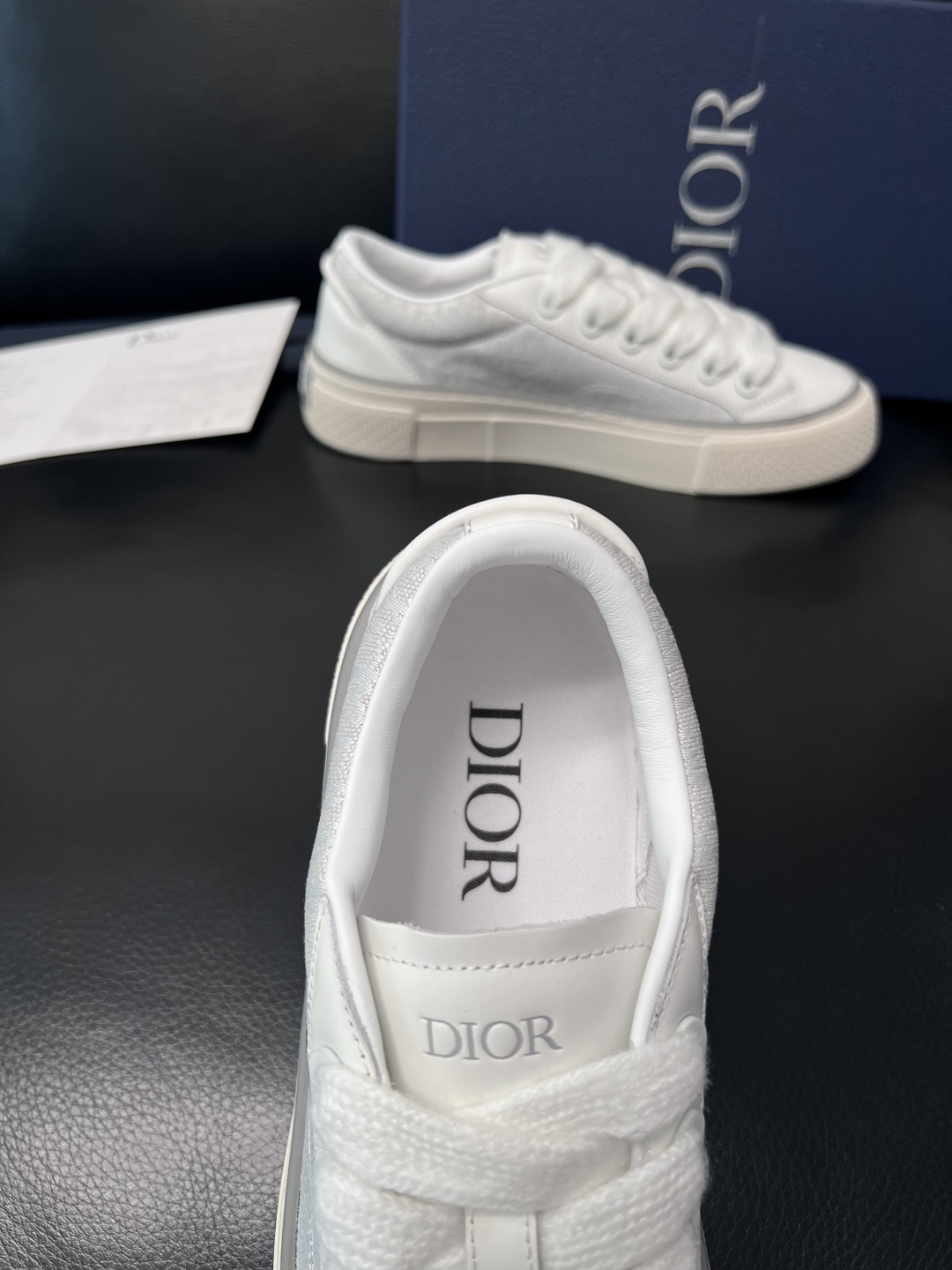 Dior 顶级工艺品 迪奥  专柜同步 原厂配置，意大利进口原版牛皮面料，透气舒适进口水染牛里垫，鞋底：