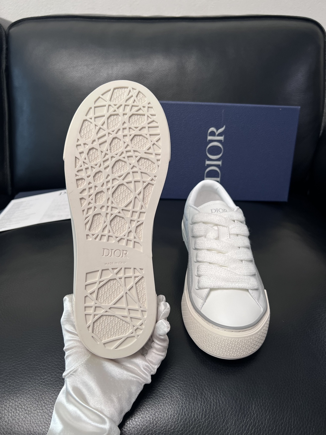 Dior 顶级工艺品 迪奥  专柜同步 原厂配置，意大利进口原版牛皮面料，透气舒适进口水染牛里垫，鞋底：