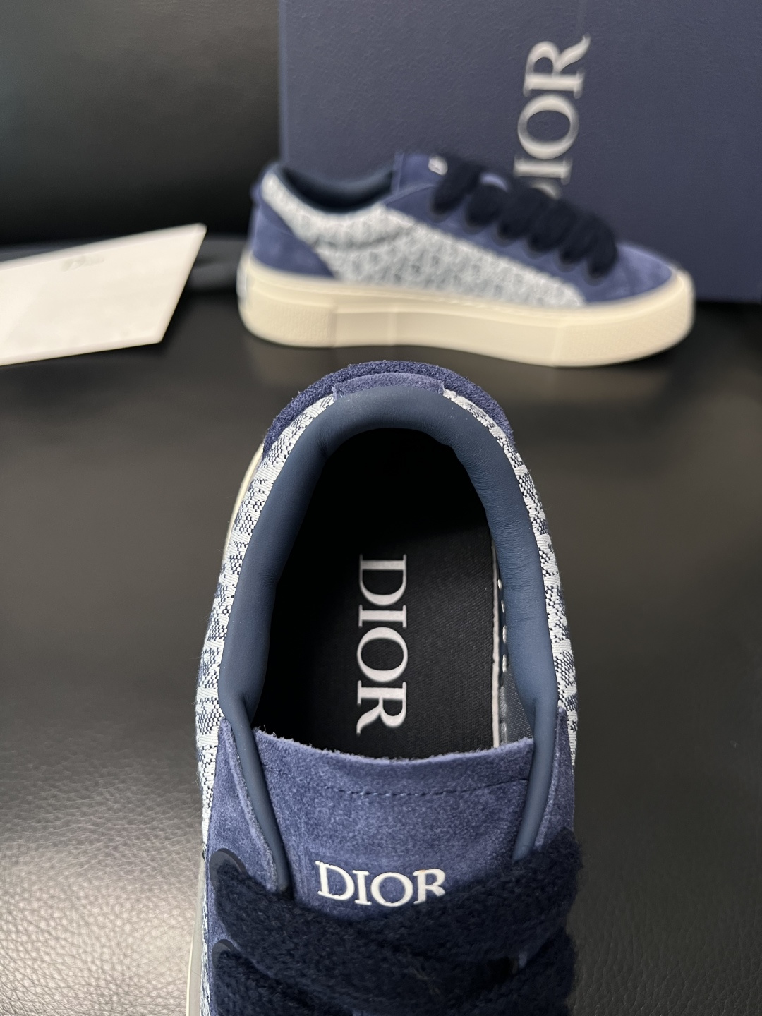 Dior 顶级工艺品 迪奥  专柜同步 原厂配置，意大利进口原版牛皮面料，透气舒适进口水染牛里垫，鞋底：
