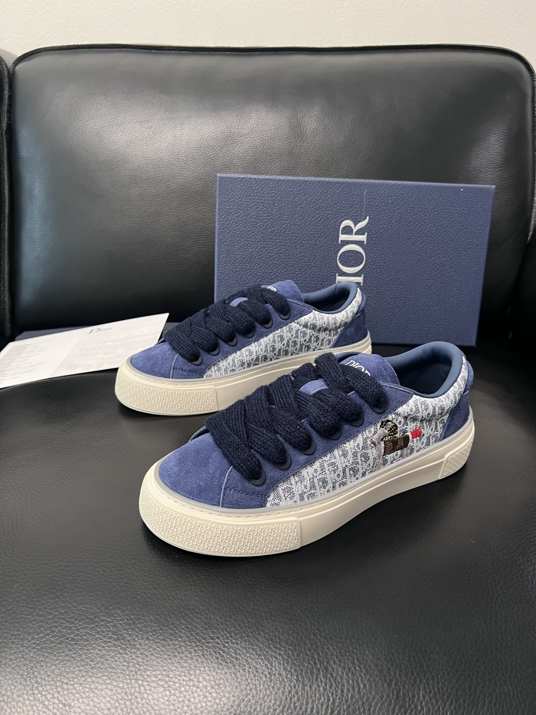 Dior 顶级工艺品 迪奥  专柜同步 原厂配置，意大利进口原版牛皮面料，透气舒适进口水染牛里垫，鞋底：