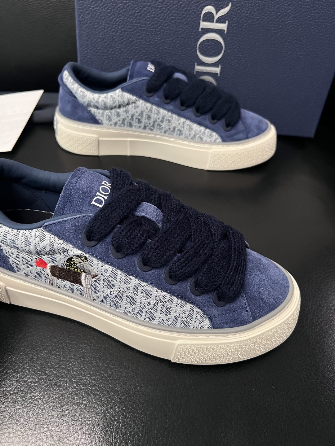 Dior 顶级工艺品 迪奥  专柜同步 原厂配置，意大利进口原版牛皮面料，透气舒适进口水染牛里垫，鞋底：
