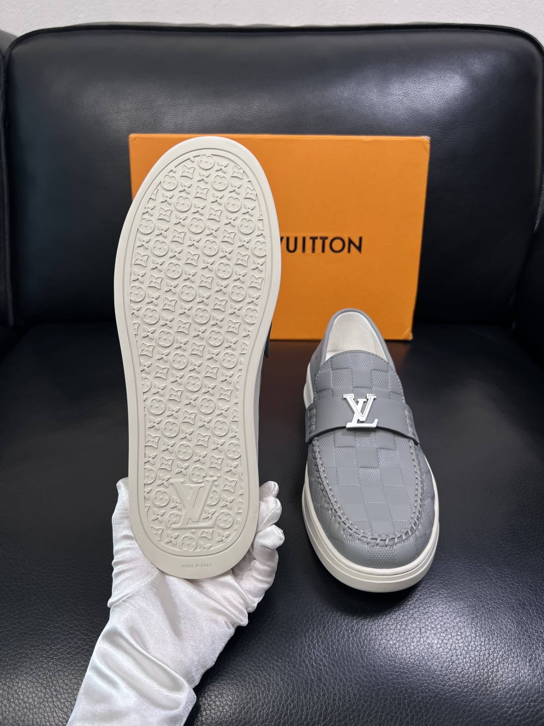 Lv  高品质  顶级工艺品  路易威登，运动板鞋专柜同步，鞋面意大利进口，高品质拼接缤纷色彩复杂工艺品