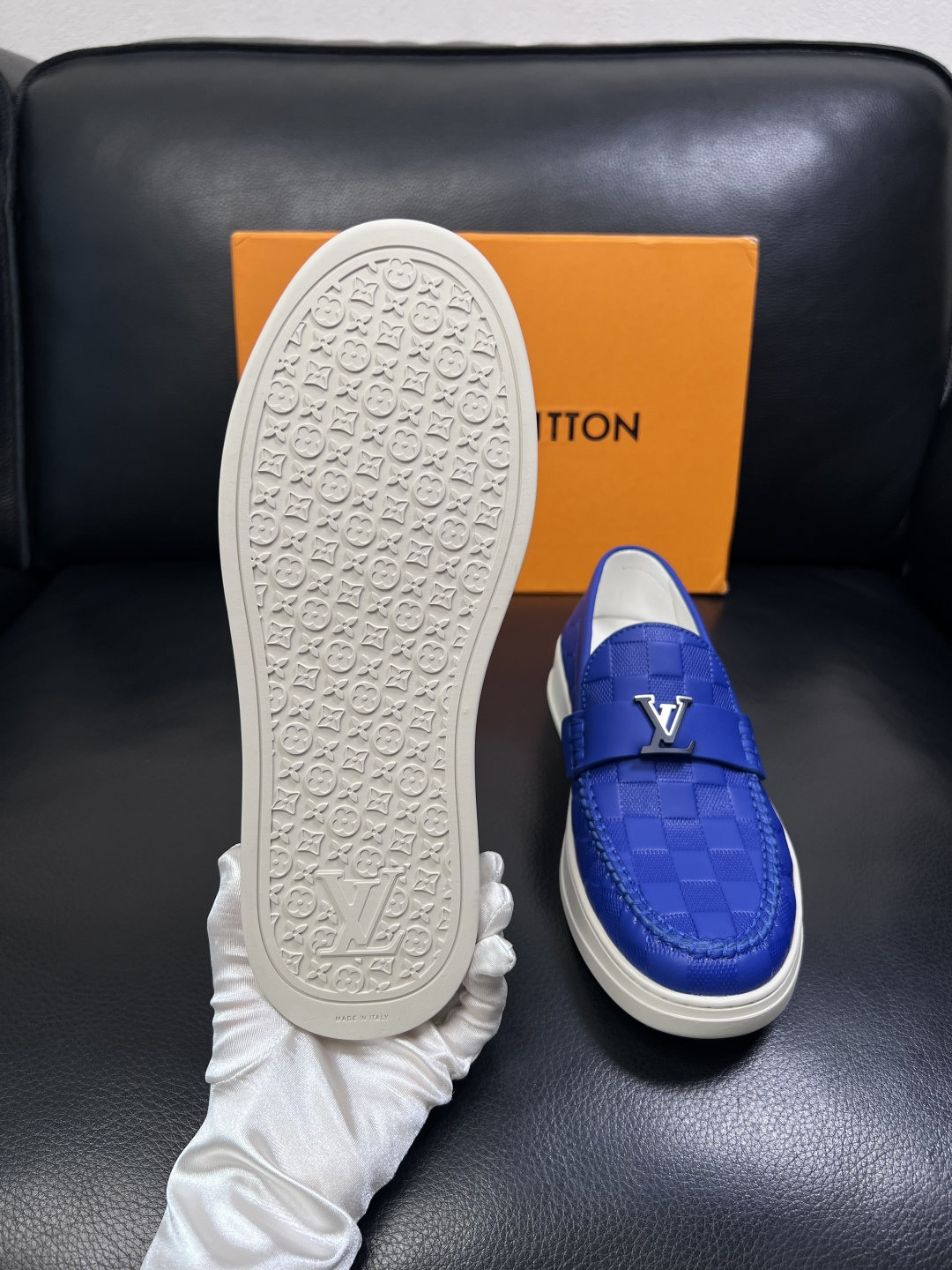 Lv  高品质  顶级工艺品  路易威登，运动板鞋专柜同步，鞋面意大利进口，高品质拼接缤纷色彩复杂工艺品