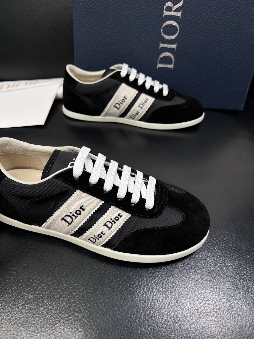 Dior 顶级工艺品 迪奥  专柜同步 原厂配置，意大利进口原版牛皮面料，透气舒适进口水染牛里垫，鞋底：