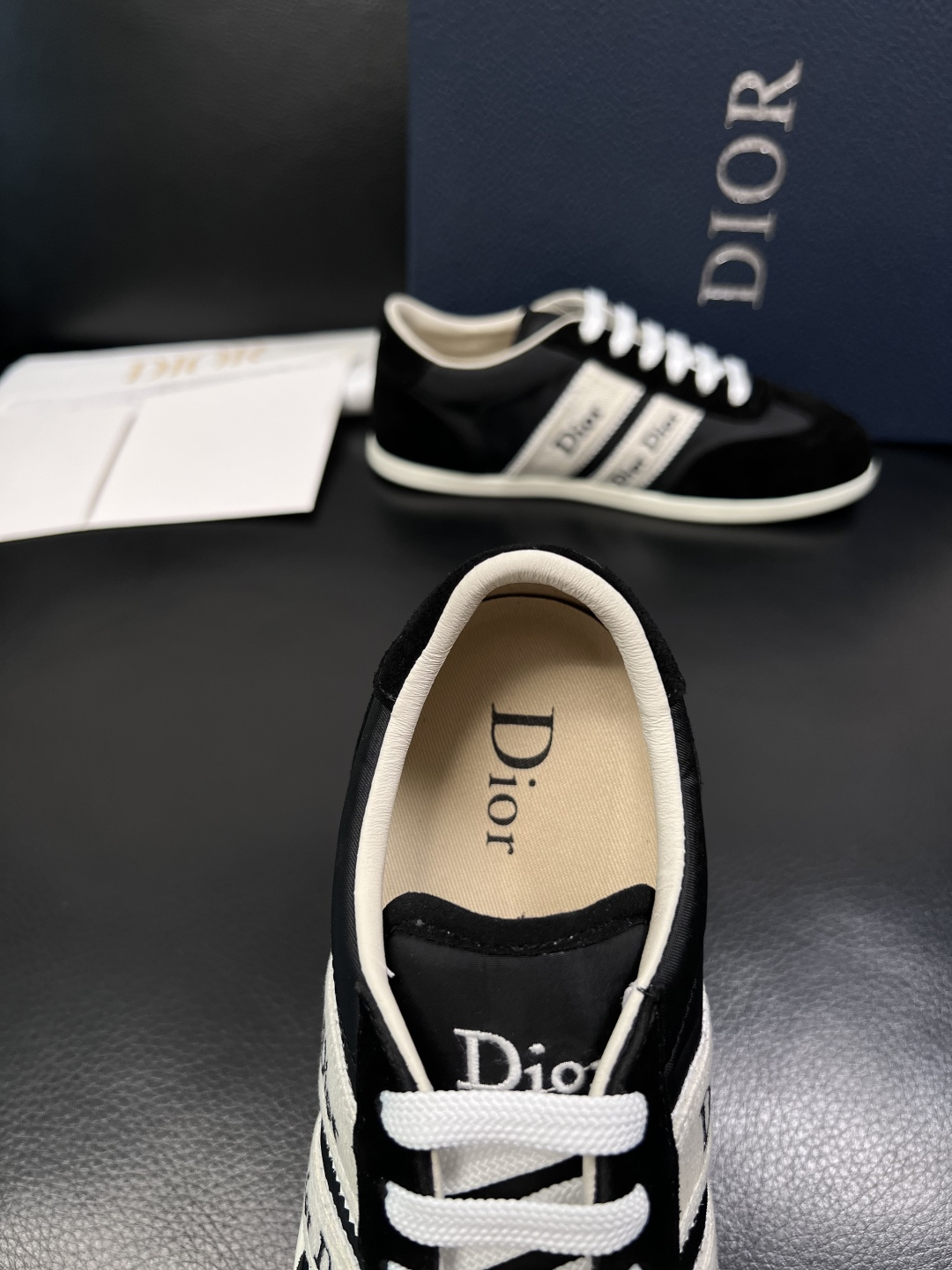 Dior 顶级工艺品 迪奥  专柜同步 原厂配置，意大利进口原版牛皮面料，透气舒适进口水染牛里垫，鞋底：