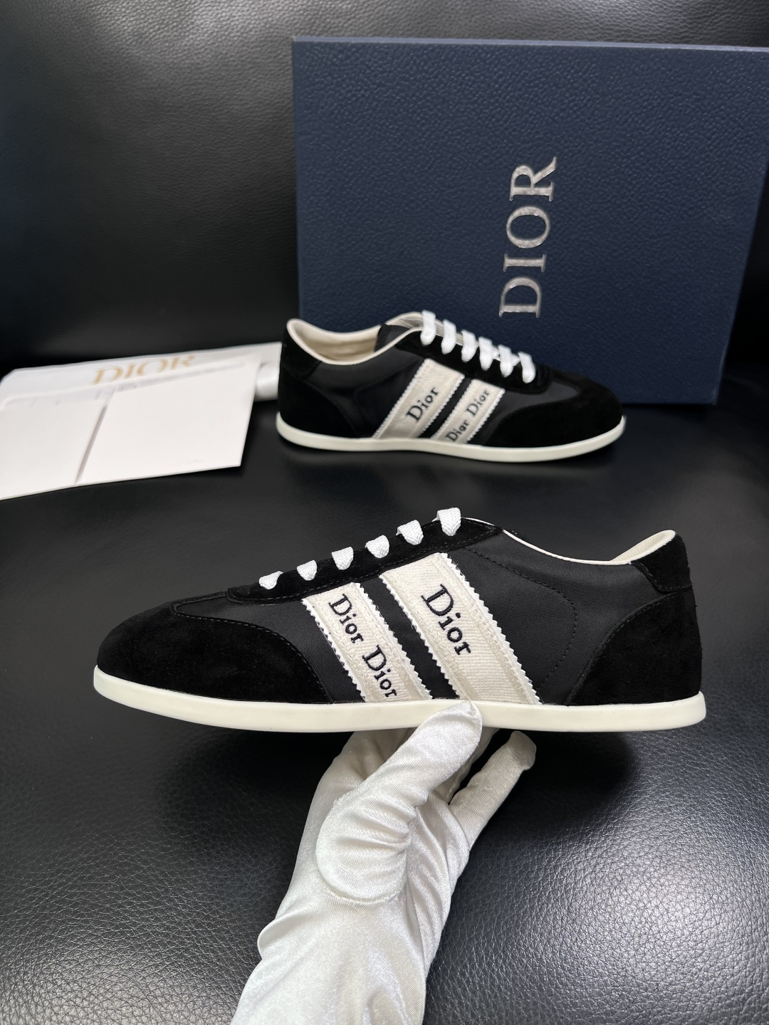 Dior 顶级工艺品 迪奥  专柜同步 原厂配置，意大利进口原版牛皮面料，透气舒适进口水染牛里垫，鞋底：