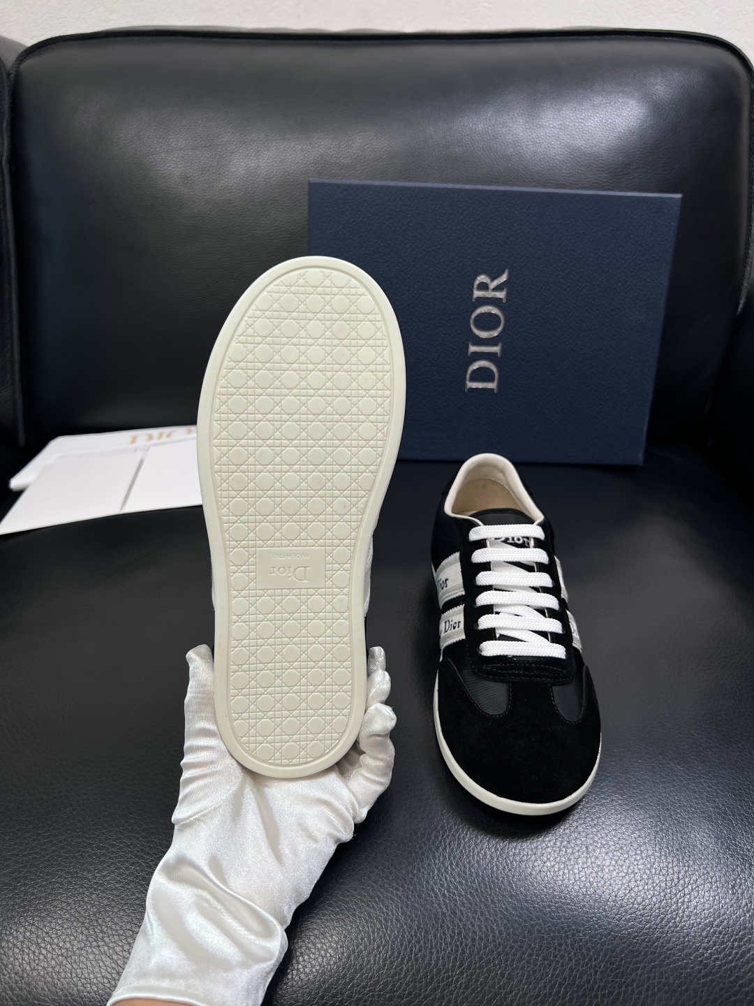 Dior 顶级工艺品 迪奥  专柜同步 原厂配置，意大利进口原版牛皮面料，透气舒适进口水染牛里垫，鞋底：