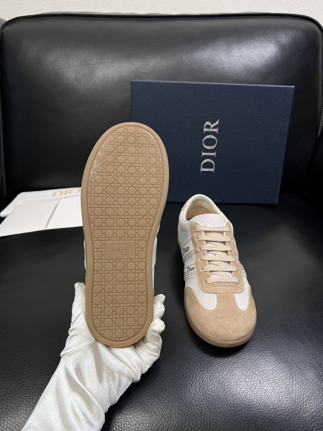 Dior 顶级工艺品 迪奥  专柜同步 原厂配置，意大利进口原版牛皮面料，透气舒适进口水染牛里垫，鞋底：