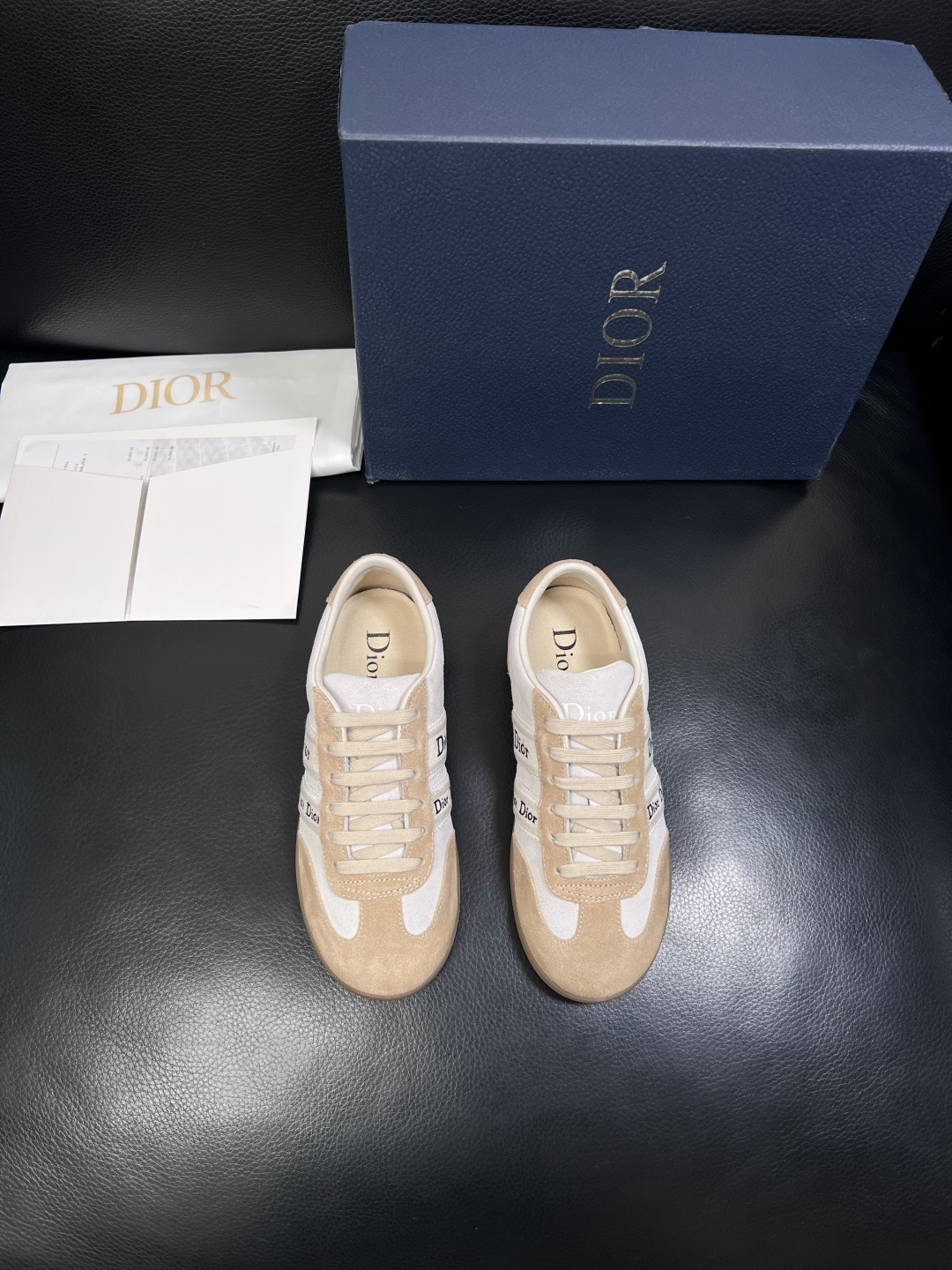 Dior 顶级工艺品 迪奥  专柜同步 原厂配置，意大利进口原版牛皮面料，透气舒适进口水染牛里垫，鞋底：