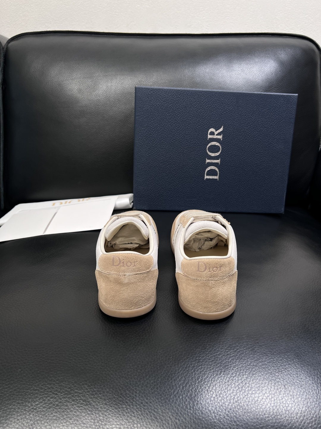 Dior 顶级工艺品 迪奥  专柜同步 原厂配置，意大利进口原版牛皮面料，透气舒适进口水染牛里垫，鞋底：