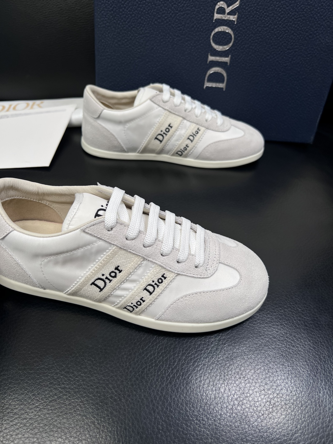 Dior 顶级工艺品 迪奥  专柜同步 原厂配置，意大利进口原版牛皮面料，透气舒适进口水染牛里垫，鞋底：