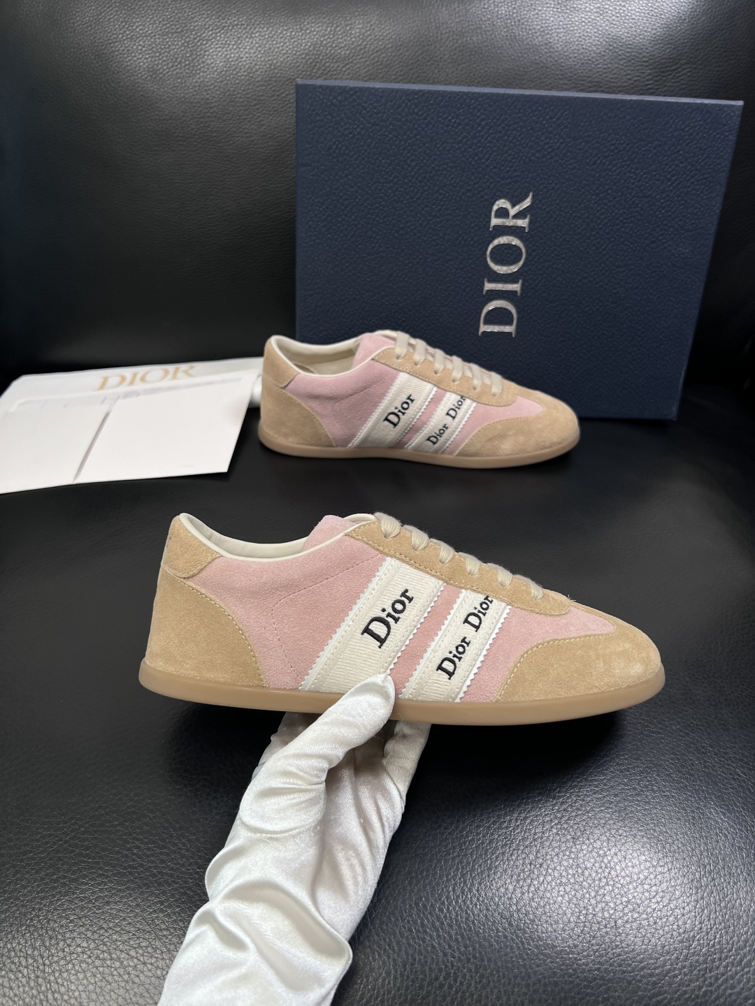 Dior 顶级工艺品 迪奥  专柜同步 原厂配置，意大利进口原版牛皮面料，透气舒适进口水染牛里垫，鞋底：