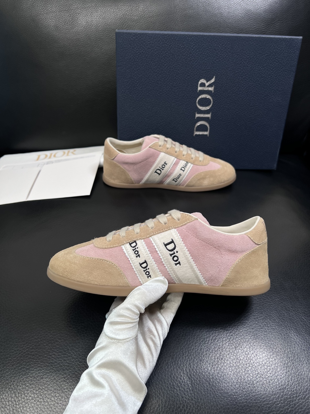 Dior 顶级工艺品 迪奥  专柜同步 原厂配置，意大利进口原版牛皮面料，透气舒适进口水染牛里垫，鞋底：