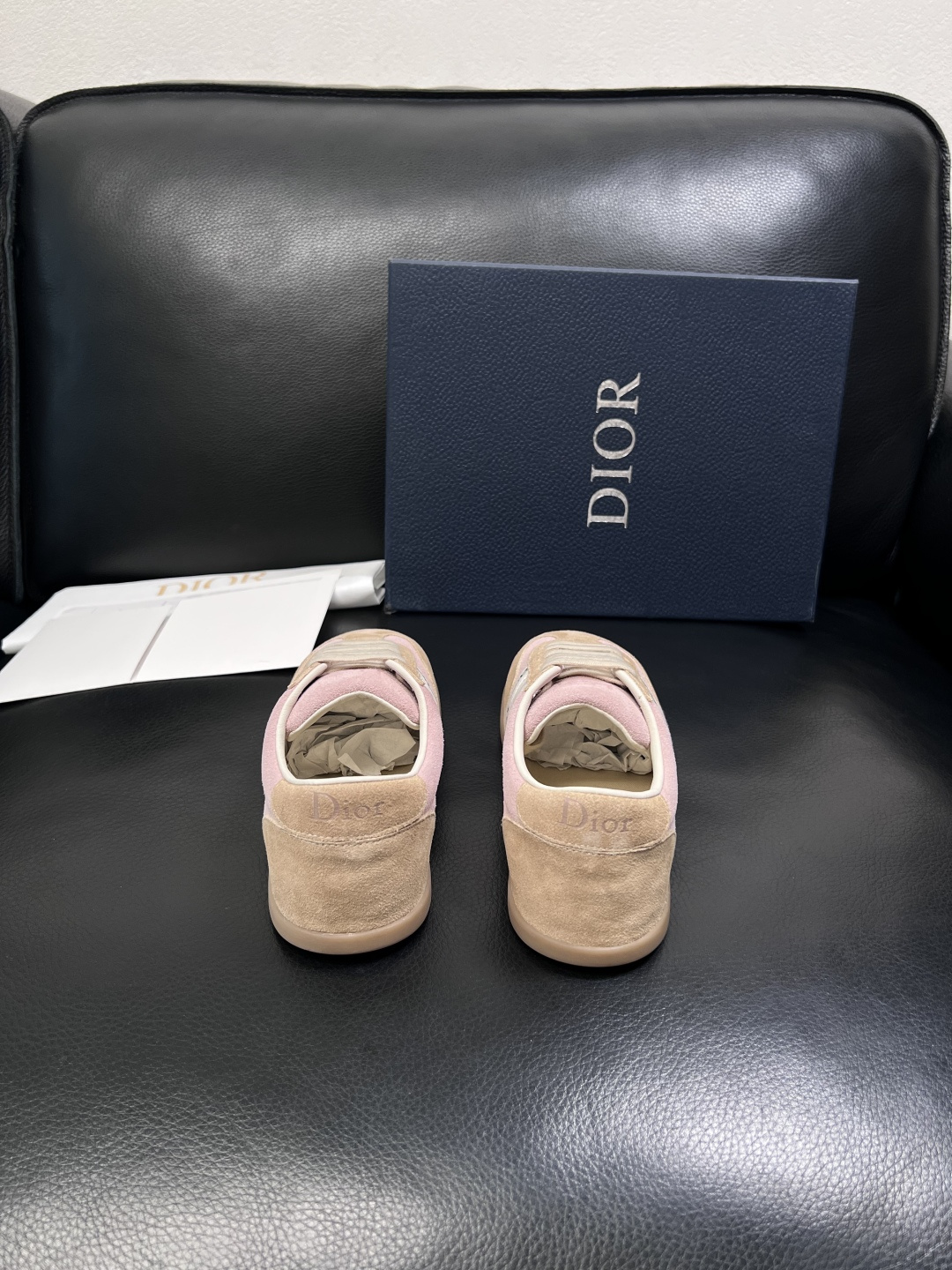 Dior 顶级工艺品 迪奥  专柜同步 原厂配置，意大利进口原版牛皮面料，透气舒适进口水染牛里垫，鞋底：
