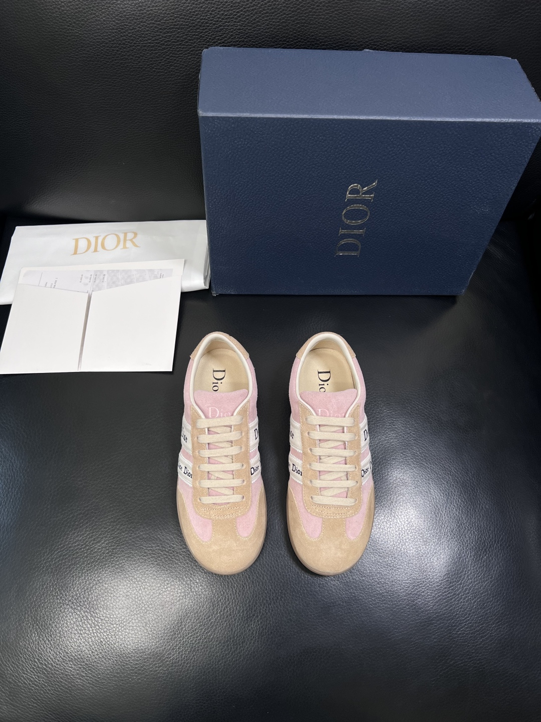 Dior 顶级工艺品 迪奥  专柜同步 原厂配置，意大利进口原版牛皮面料，透气舒适进口水染牛里垫，鞋底：