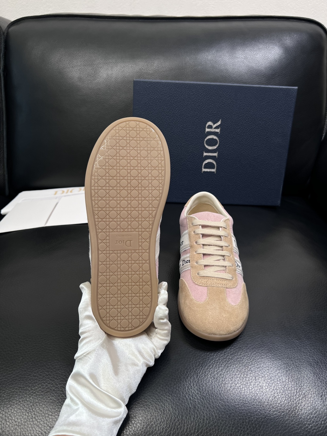 Dior 顶级工艺品 迪奥  专柜同步 原厂配置，意大利进口原版牛皮面料，透气舒适进口水染牛里垫，鞋底：