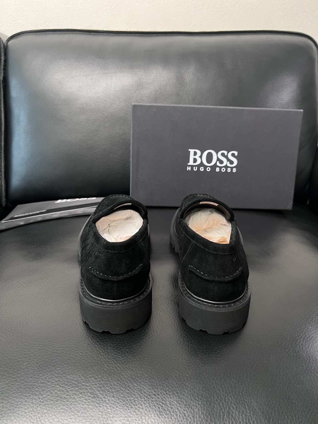 BOSS  高品质 顶级工艺品  博斯  专柜同步原厂配置，意大利进口牛皮面料牛内里垫，高品质拼接复杂工