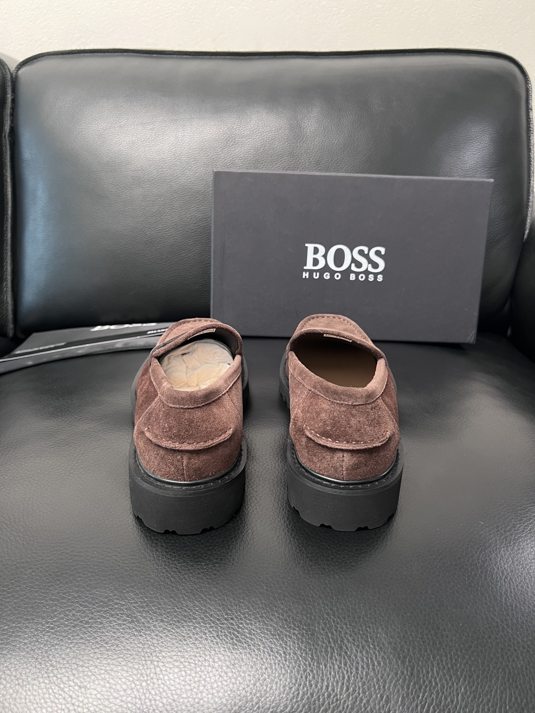 BOSS  高品质 顶级工艺品  博斯  专柜同步原厂配置，意大利进口牛皮面料牛内里垫，高品质拼接复杂工
