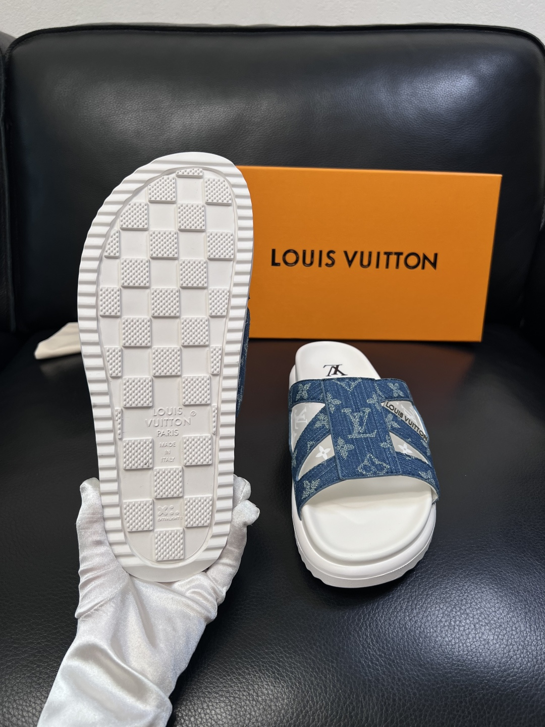 Lv  高品质  顶级工艺品  路易威登，拖鞋  专柜同步原厂配置，鞋面意大利进口，高品质拼接缤纷色彩复