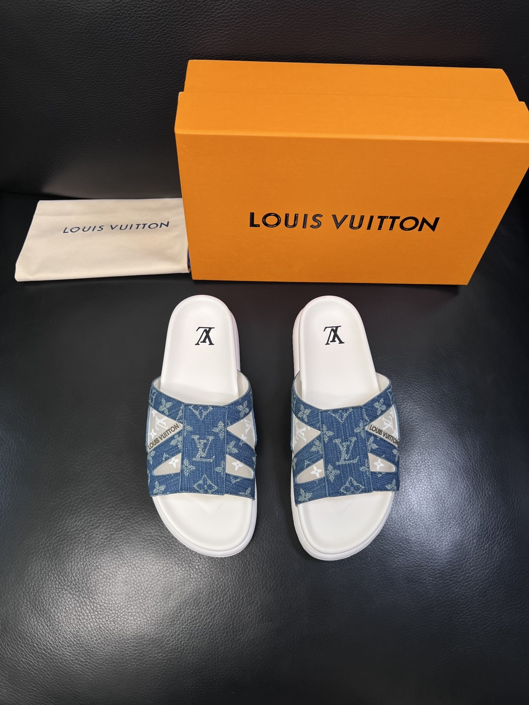 Lv  高品质  顶级工艺品  路易威登，拖鞋  专柜同步原厂配置，鞋面意大利进口，高品质拼接缤纷色彩复