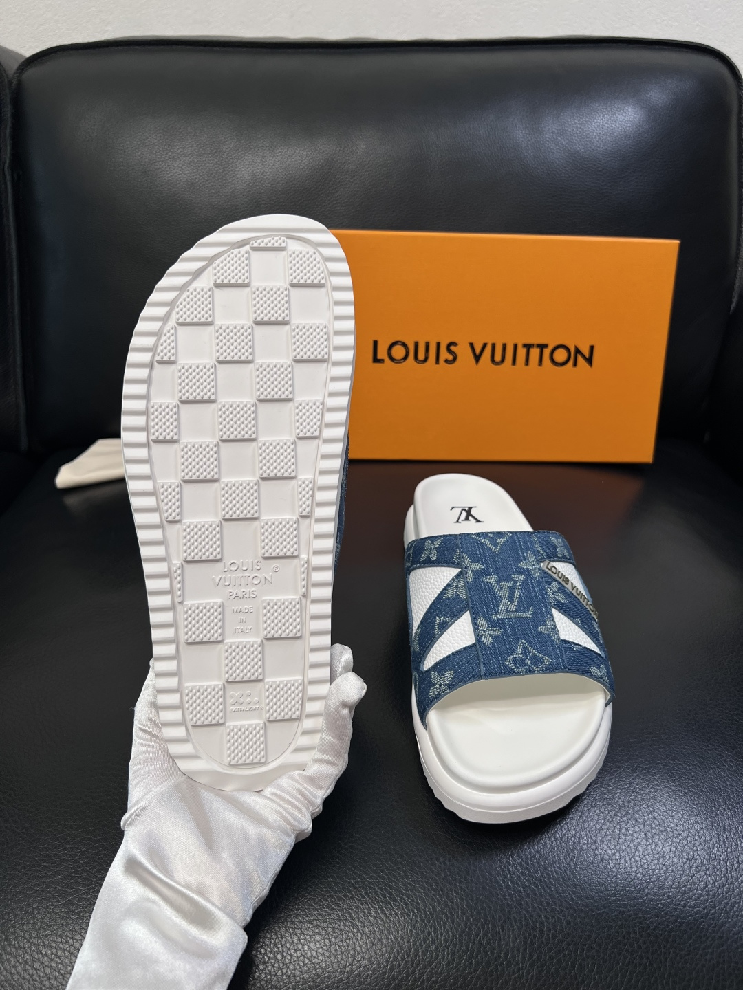 Lv  高品质  顶级工艺品  路易威登，拖鞋  专柜同步原厂配置，鞋面意大利进口，高品质拼接缤纷色彩复