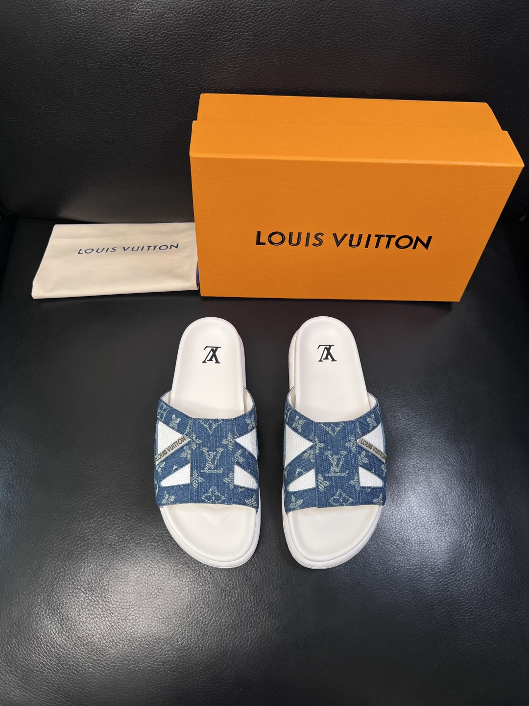 Lv  高品质  顶级工艺品  路易威登，拖鞋  专柜同步原厂配置，鞋面意大利进口，高品质拼接缤纷色彩复
