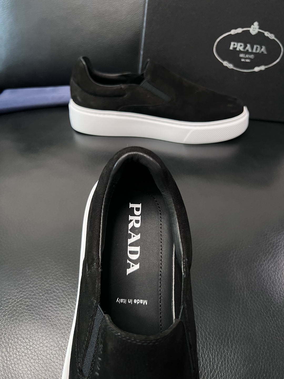 Prada  顶级工艺品，普拉达 专柜同步，原厂配置意大利进口牛皮拼布面料，进口牛皮内里垫，透气舒适，鞋