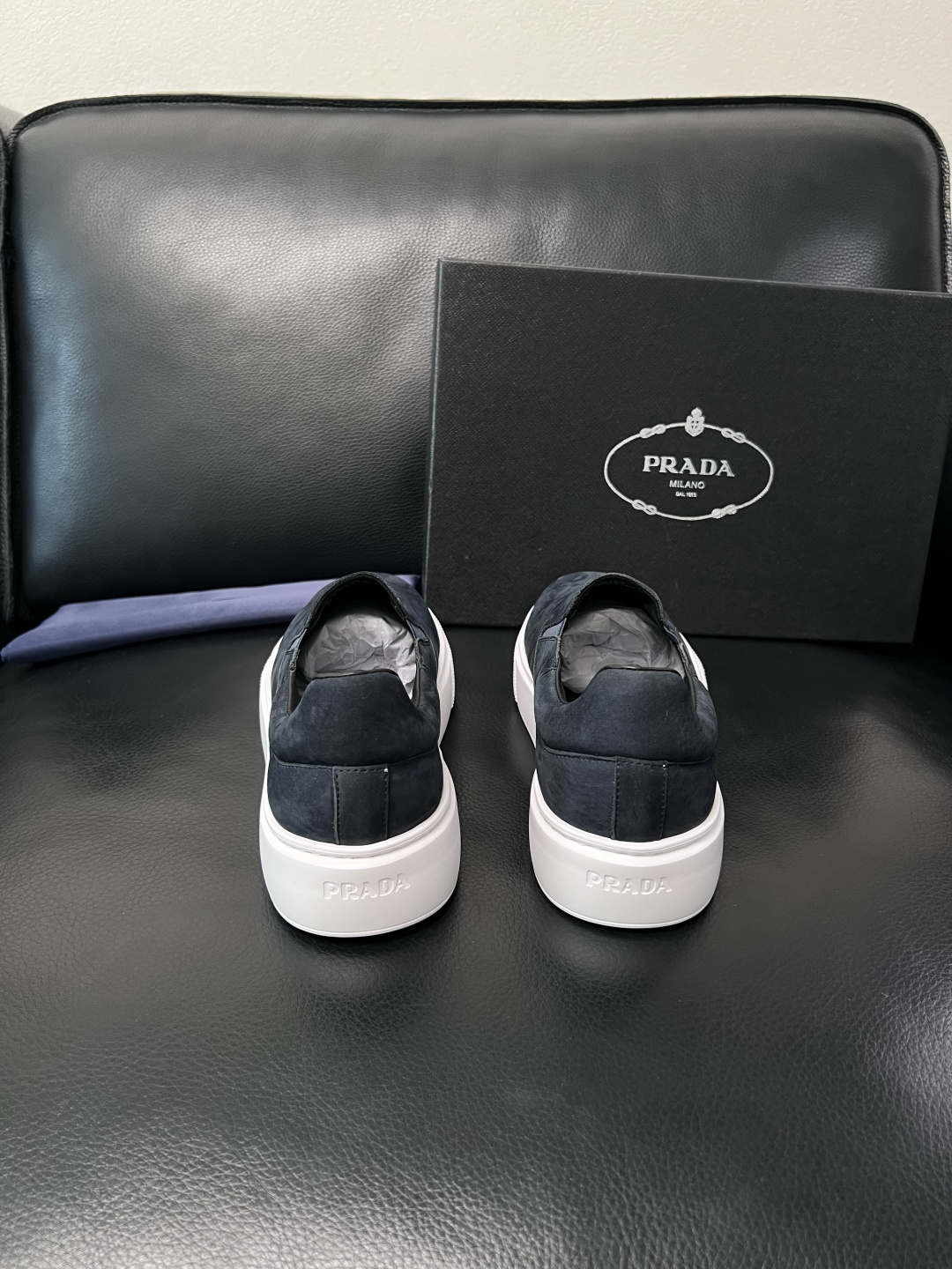 Prada  顶级工艺品，普拉达 专柜同步，原厂配置意大利进口牛皮拼布面料，进口牛皮内里垫，透气舒适，鞋