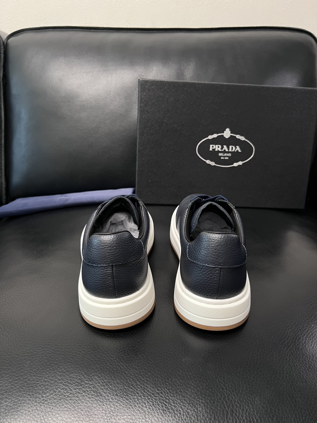 Prada  顶级工艺品，普拉达 专柜同步，原厂配置意大利进口牛皮拼布面料，进口牛皮内里垫，透气舒适，鞋