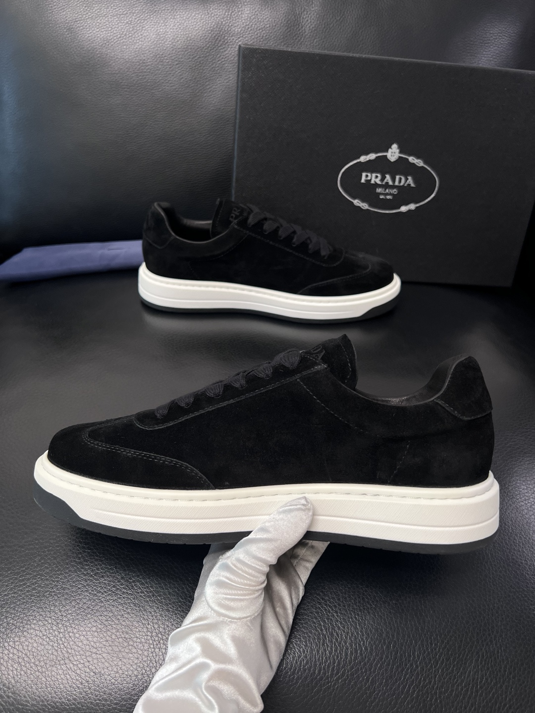 Prada  顶级工艺品，普拉达 专柜同步，原厂配置意大利进口牛皮拼布面料，进口牛皮内里垫，透气舒适，鞋