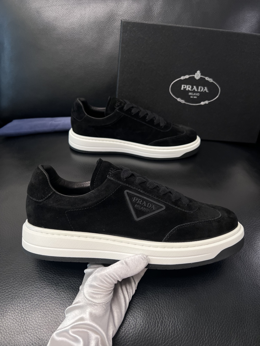 Prada  顶级工艺品，普拉达 专柜同步，原厂配置意大利进口牛皮拼布面料，进口牛皮内里垫，透气舒适，鞋
