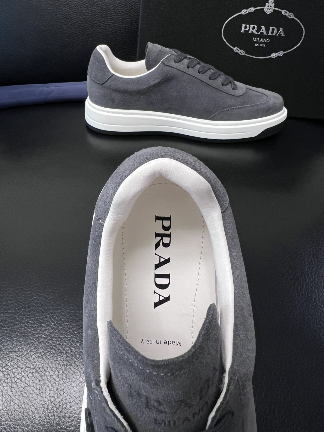 Prada  顶级工艺品，普拉达 专柜同步，原厂配置意大利进口牛皮拼布面料，进口牛皮内里垫，透气舒适，鞋