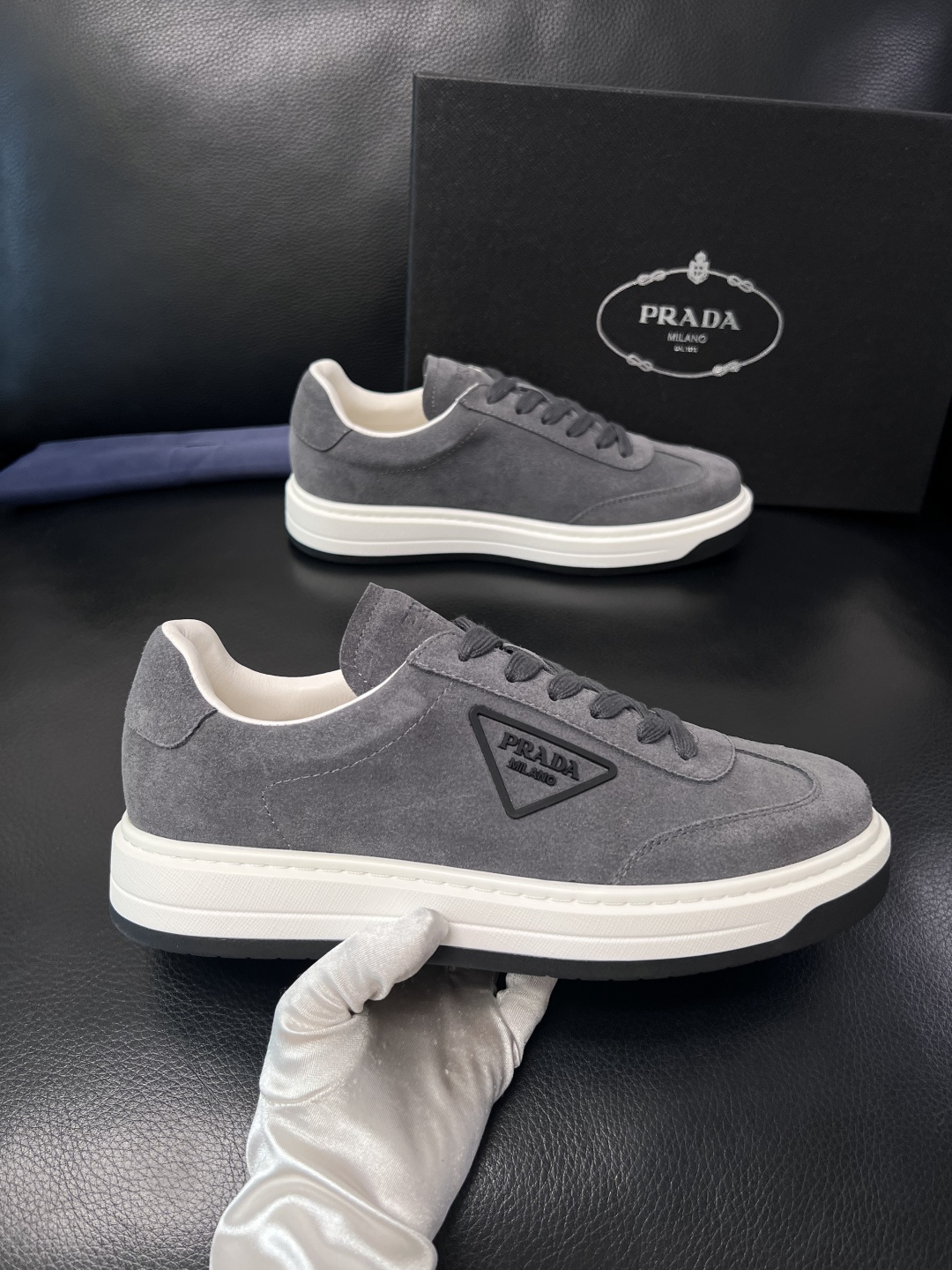 Prada  顶级工艺品，普拉达 专柜同步，原厂配置意大利进口牛皮拼布面料，进口牛皮内里垫，透气舒适，鞋