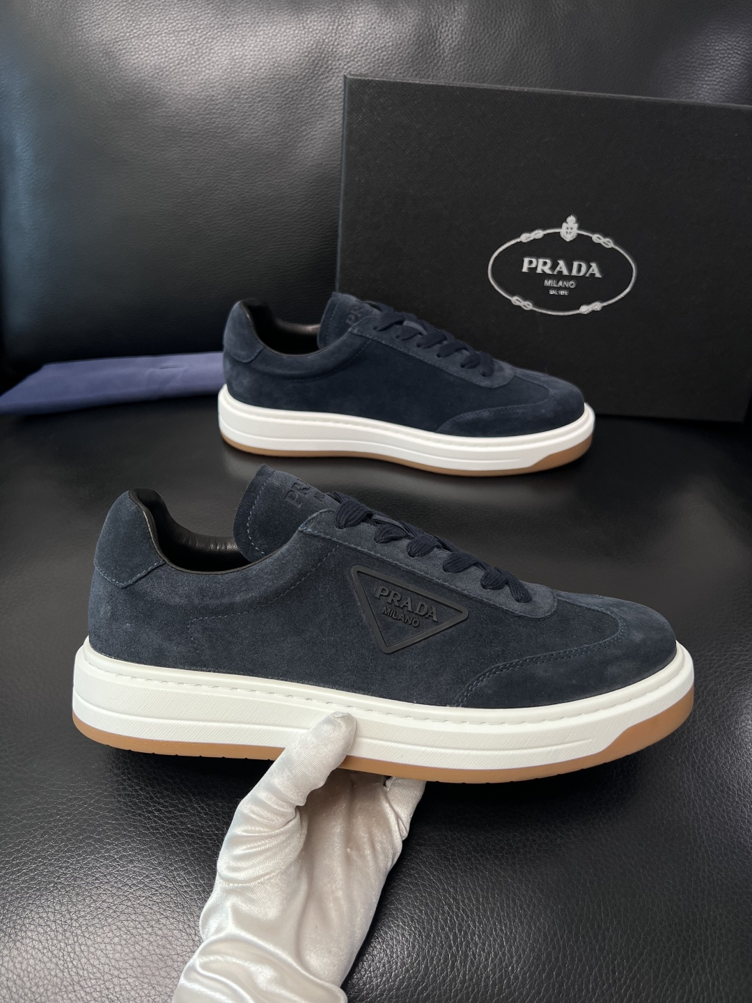 Prada  顶级工艺品，普拉达 专柜同步，原厂配置意大利进口牛皮拼布面料，进口牛皮内里垫，透气舒适，鞋