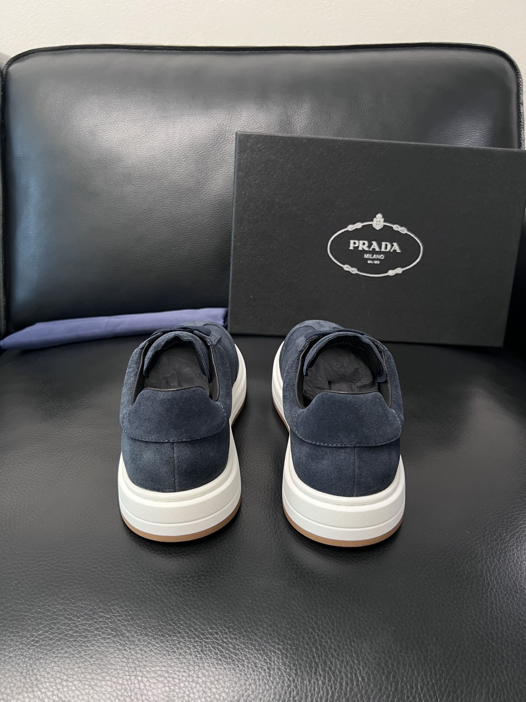 Prada  顶级工艺品，普拉达 专柜同步，原厂配置意大利进口牛皮拼布面料，进口牛皮内里垫，透气舒适，鞋