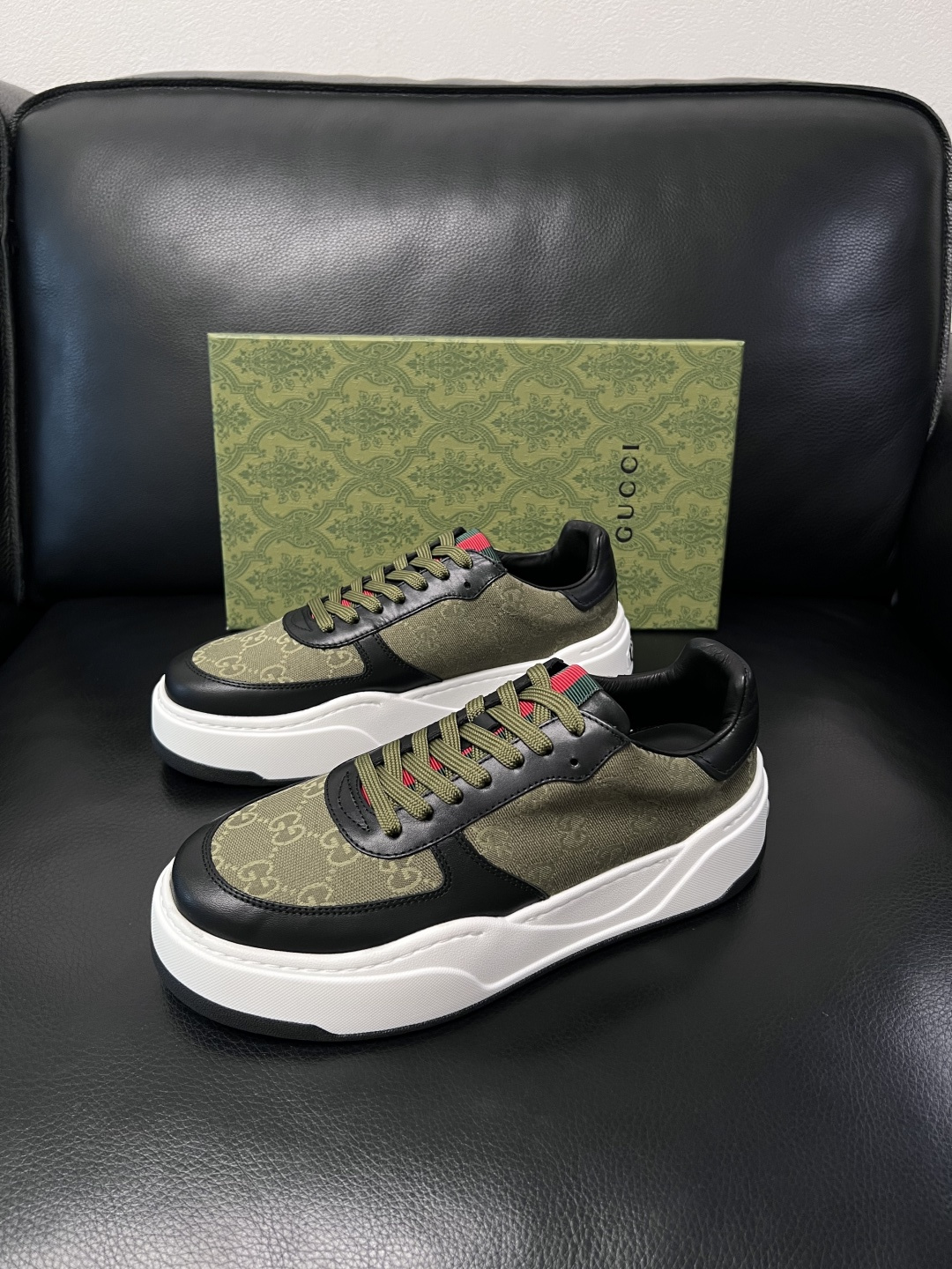Gucci  高品质  顶级工艺品  古奇专柜新款，原厂配置意大利进口牛皮搭配印花布面料，进口牛皮内里垫