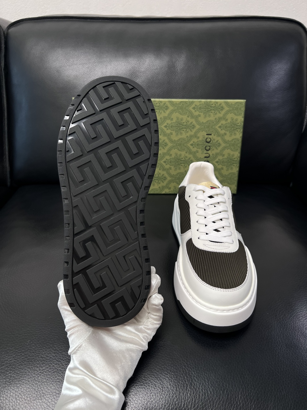 Gucci  高品质  顶级工艺品  古奇专柜新款，原厂配置意大利进口牛皮搭配印花布面料，进口牛皮内里垫