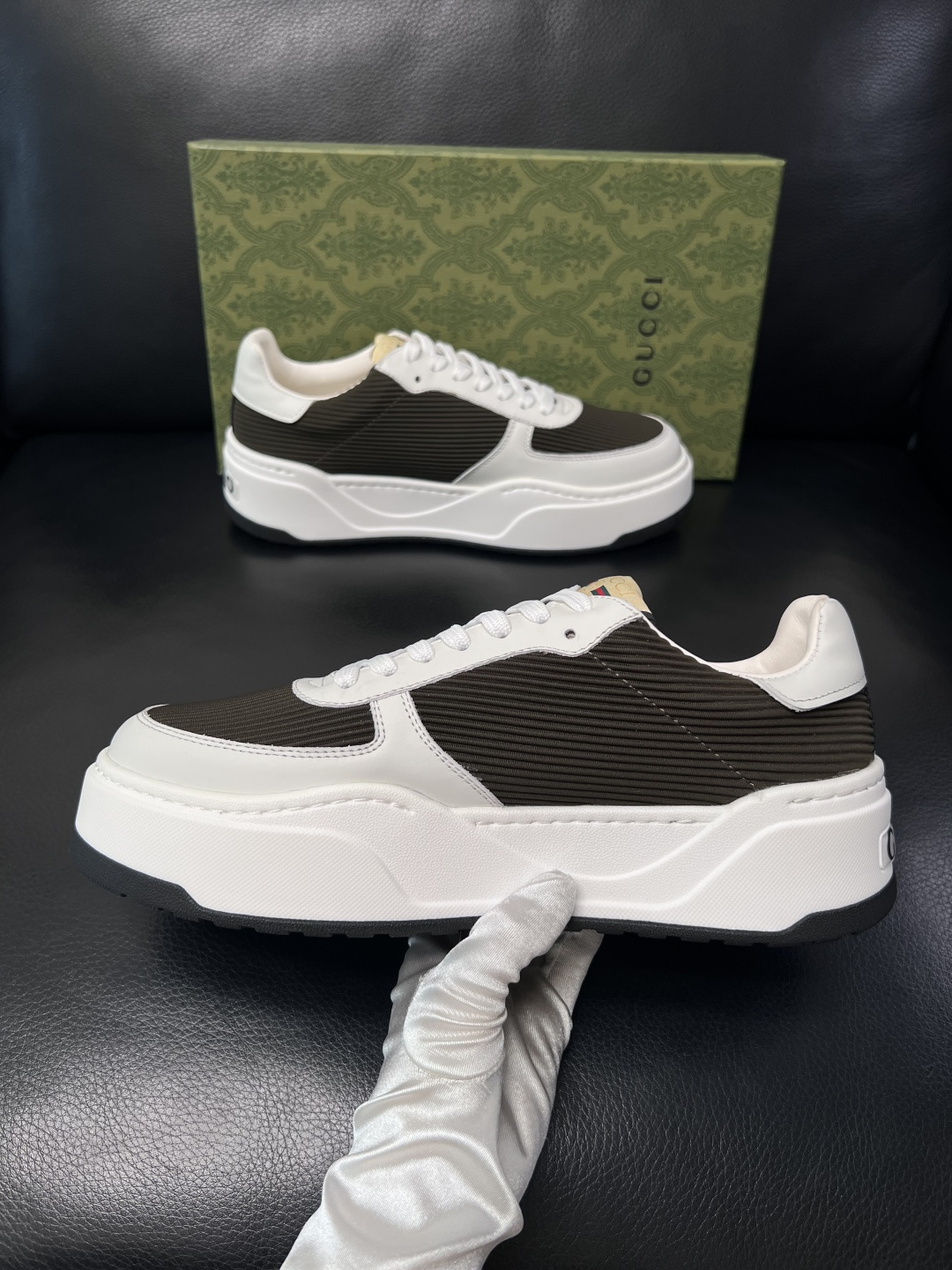 Gucci  高品质  顶级工艺品  古奇专柜新款，原厂配置意大利进口牛皮搭配印花布面料，进口牛皮内里垫