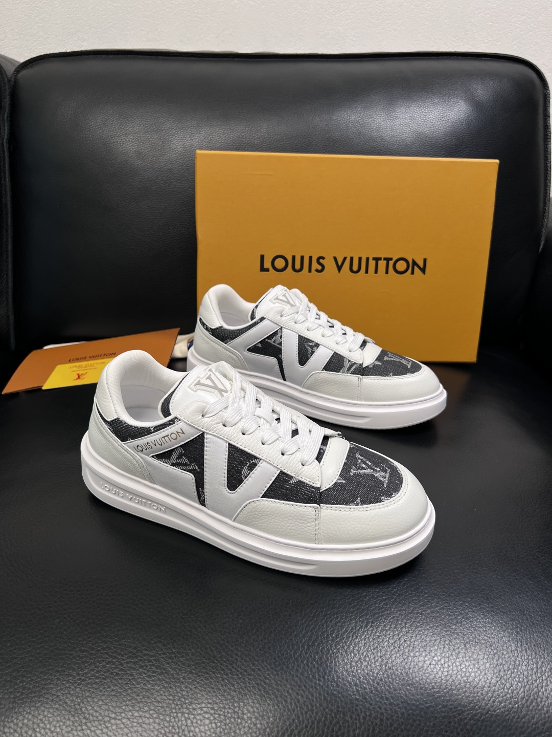 NO:831419,Lv high-quality top crafts Louis Vuitton, sports sneakers counter synchronization, uppers imported from Italy, high-quality splicing colorful complex crafts, imported mesh pads are soft and comfortable, original soles are specially provided by the original factory, TPU exclusive movable molded soles are super comfortable, original factory single goods, code number 39-44 (customized 38 45), louis vuitton, louis vuitton19860909Lv 高品质 顶级工艺品 路易威登,运动板鞋专柜同步,鞋面意大利进口,高品质拼接缤纷色彩复杂工艺品,进口网布里垫柔软舒适,鞋底原厂特供原版底,TPU独家活动成型底超级舒适,原厂跟单货,码数 39-44（订做38 45）,,louis vuitton,louis vuitton,Men's shoes