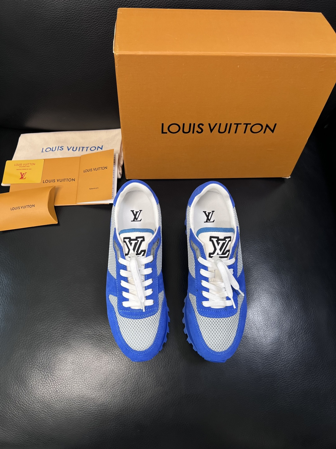 Lv  高品质  顶级工艺品  路易威登，运动板鞋专柜同步，鞋面意大利进口，高品质拼接缤纷色彩复杂工艺品