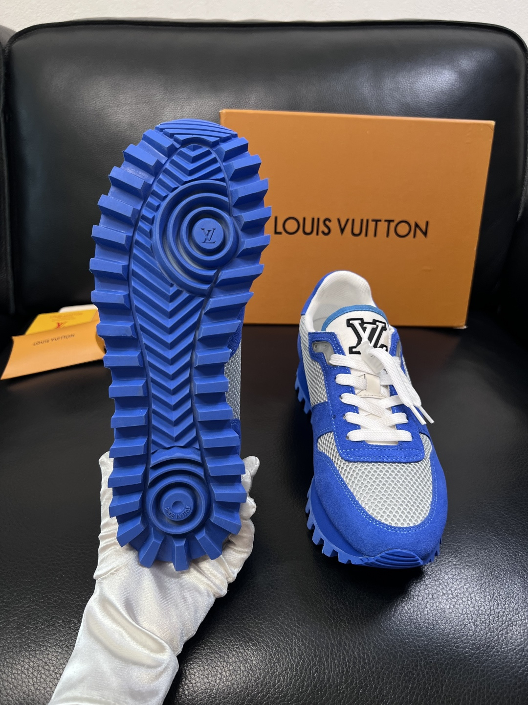 Lv  高品质  顶级工艺品  路易威登，运动板鞋专柜同步，鞋面意大利进口，高品质拼接缤纷色彩复杂工艺品