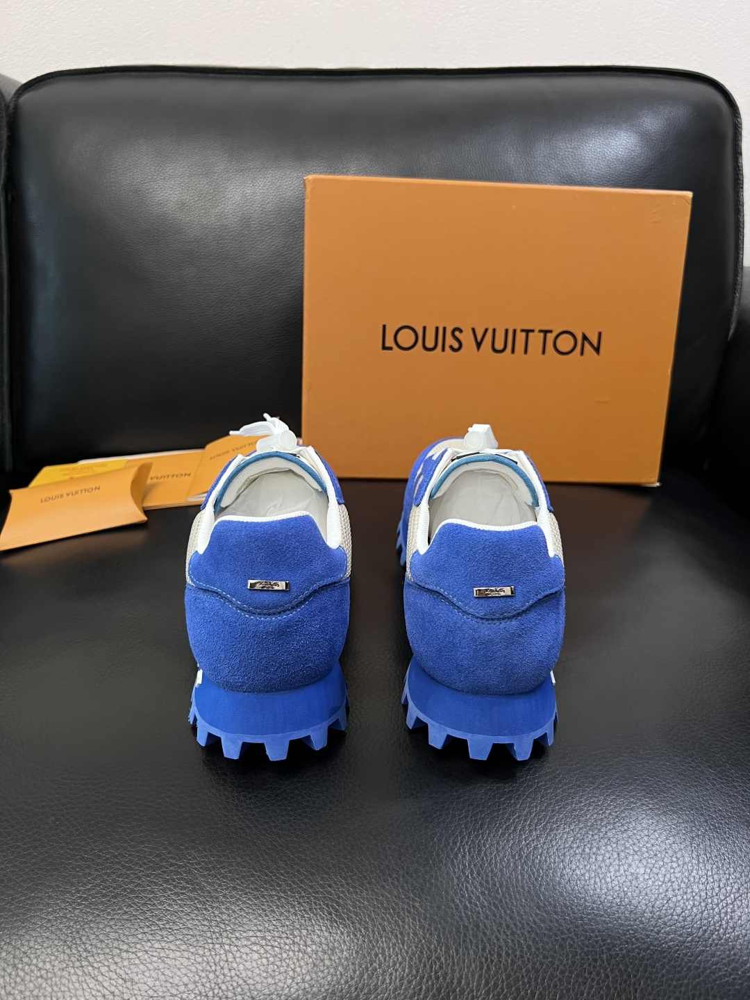 Lv  高品质  顶级工艺品  路易威登，运动板鞋专柜同步，鞋面意大利进口，高品质拼接缤纷色彩复杂工艺品